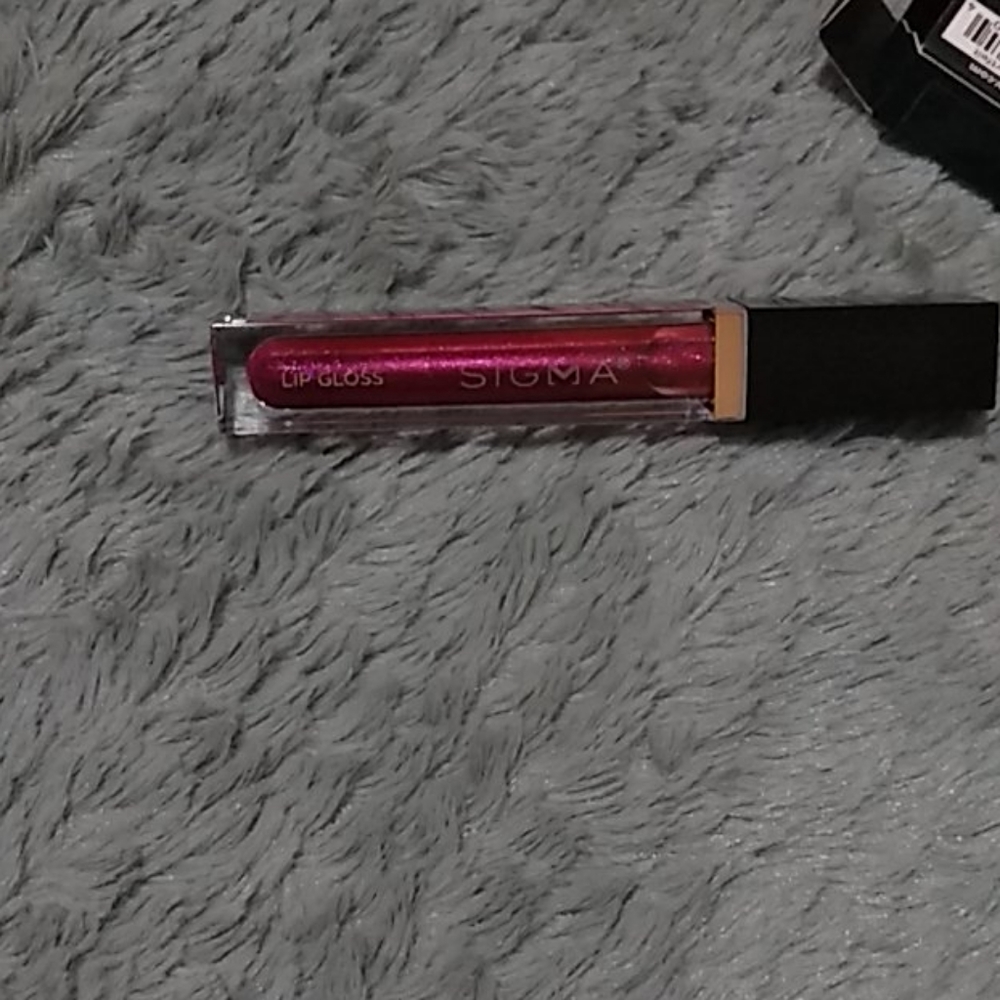 Makeup - Picture 6 of 6
